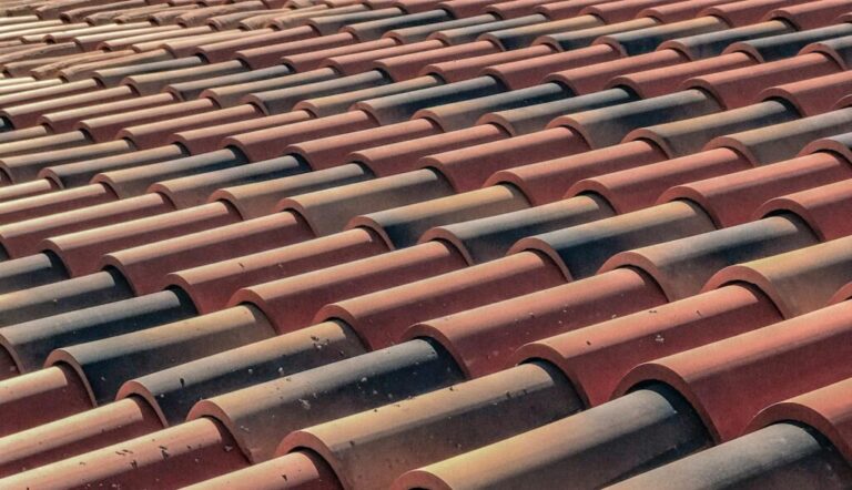 Essential Roofing Advice: Replacement, Emergency Repairs, and Choosing the Right Materials